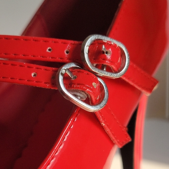 Red Patent Leather Mary Jane Heels - Picture 5 of 11